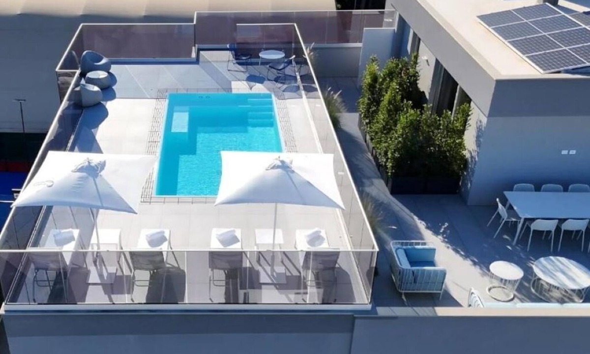 Municipio 2 House | Executive Suite with heated pool in the heart of Bari