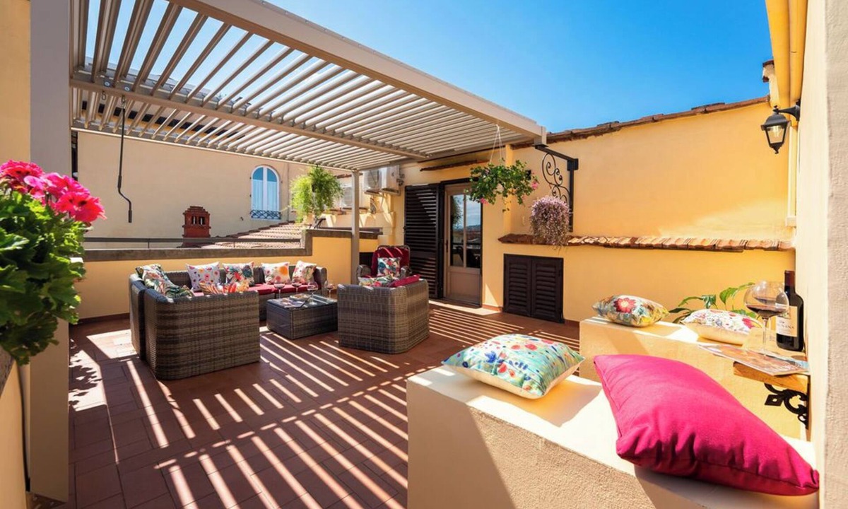 San Lorenzo Apartment | Fabulous apartment with a panoramic terrace in the historic center. Elevator