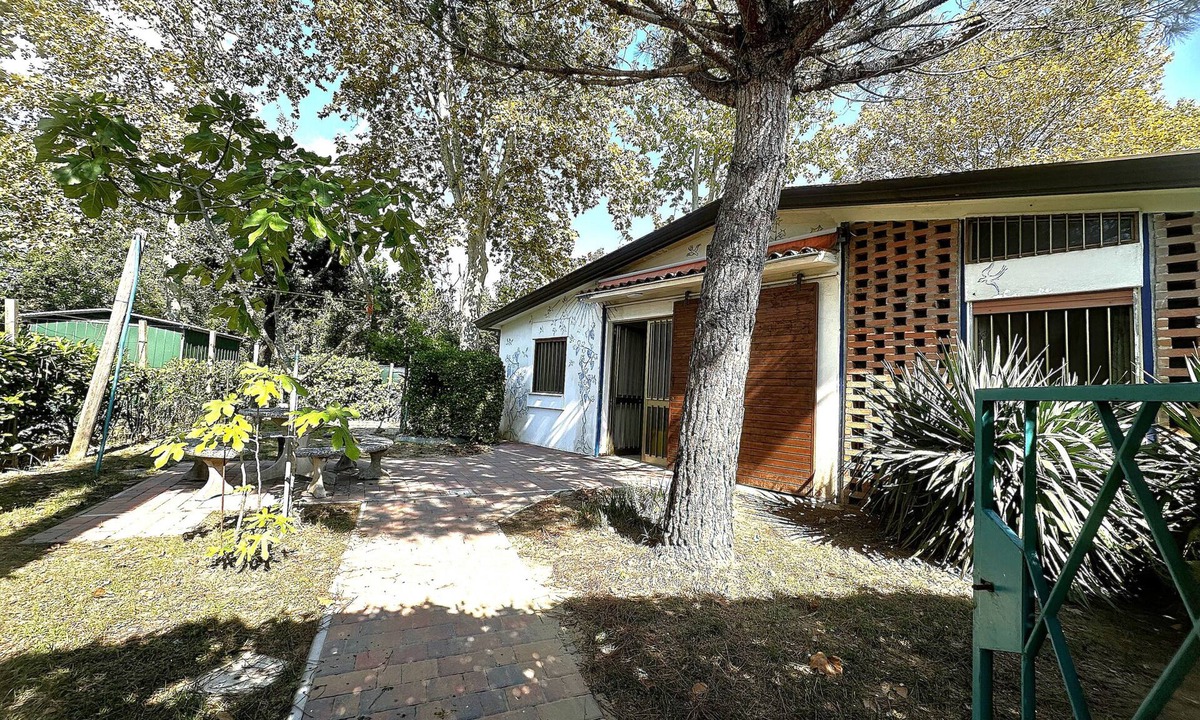 Bibione Pineda Villa | Functional villa with a fenced garden