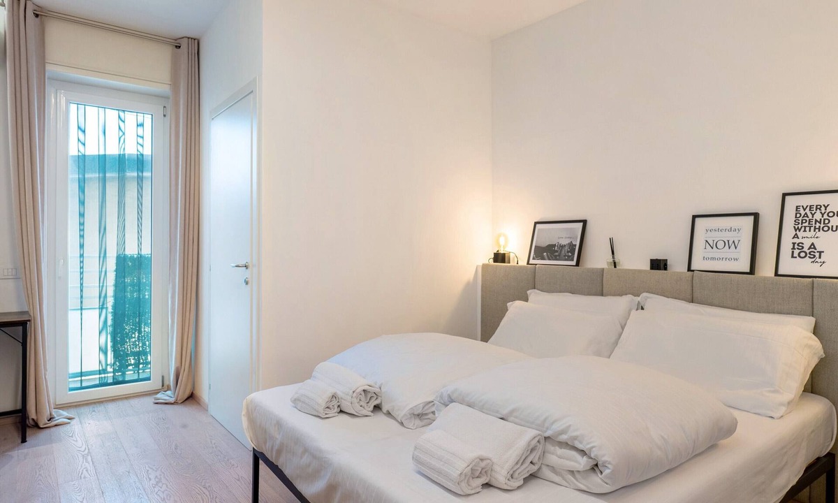 Borgo Roma Apartment | Giulietta Suite with Private Bathroom, Balcony, Wi-Fi, and Air Conditioning