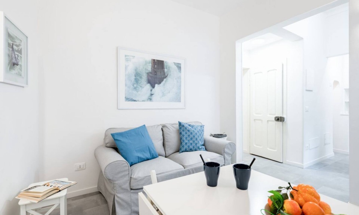 Lungarno del Tempio Apartment | GuestHost - Bright and functional 35 sqm apartment, able to accommodate up to 2 people, located on the first floor (without elevator) of a building within Gioberti district. The property is located in a lively neighborhood, full of services and well serv