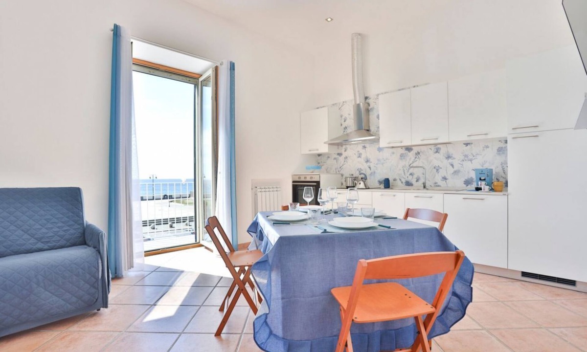 Pozzuoli Apartment | GuestHost - Charming 60 sqm apartment, ideal for up to 3 people, located on the first floor of a building without an elevator.The property is located in Pozzuoli, in a strategic position that allows easy access to the city center and the metro and train