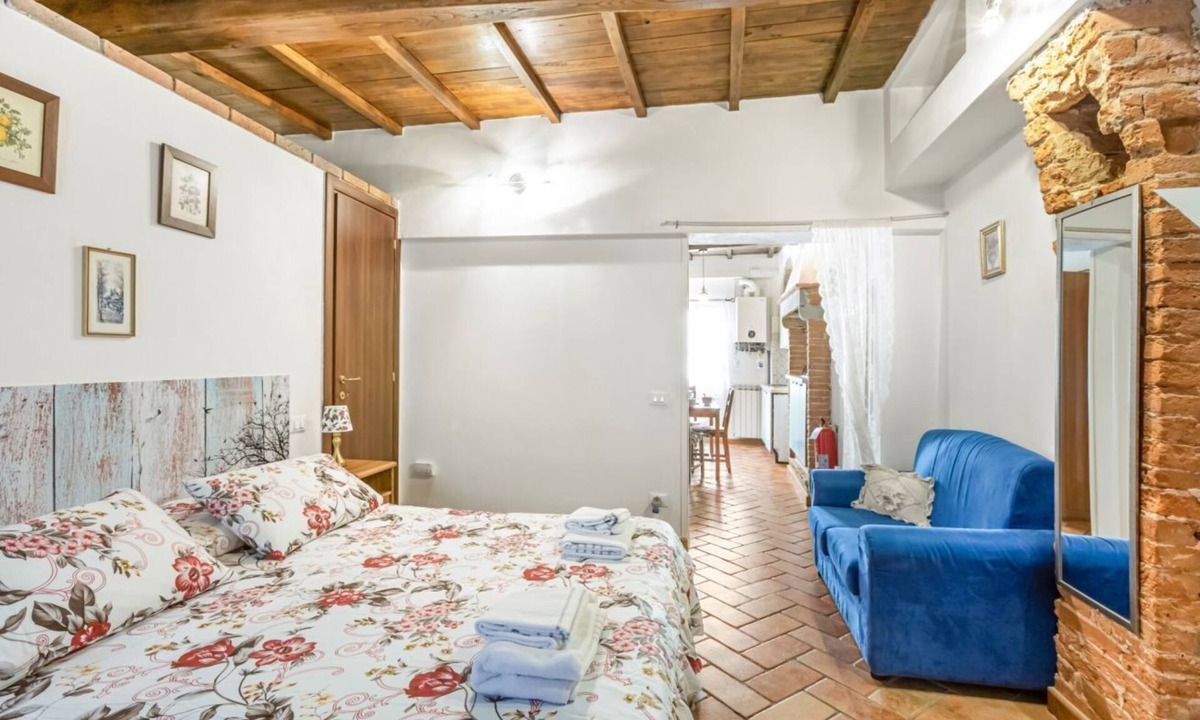 San Niccolo Apartment | GuestHost - Charming apartment of about 40 sqm, ideal for two people, located on the first floor of a period building WITHOUT a lift. The apartment is in an ideal position (Restricted Traffic Area) to comfortably visit all the main points of interest in