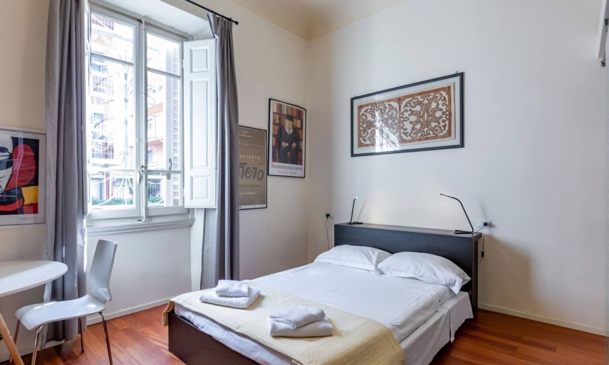 Le Cure House | GuestHost - Charming studio apartment of about 20 sqm, able to accommodate up to 2 people, located on the raised ground floor (5 steps to access) of an ancient building in good condition. The apartment is located within Le Cure district, a quiet resident