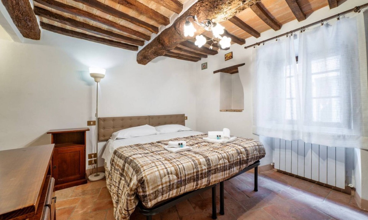 Bagnaia Apartment | GuestHost - Comfortable apartment of approximately 45 square meters, perfect for a stay of two, located on the ground floor of a period building (accessible via a few steps).The property is located in Bagnaia, a quiet hamlet a few kilometers from Perugia