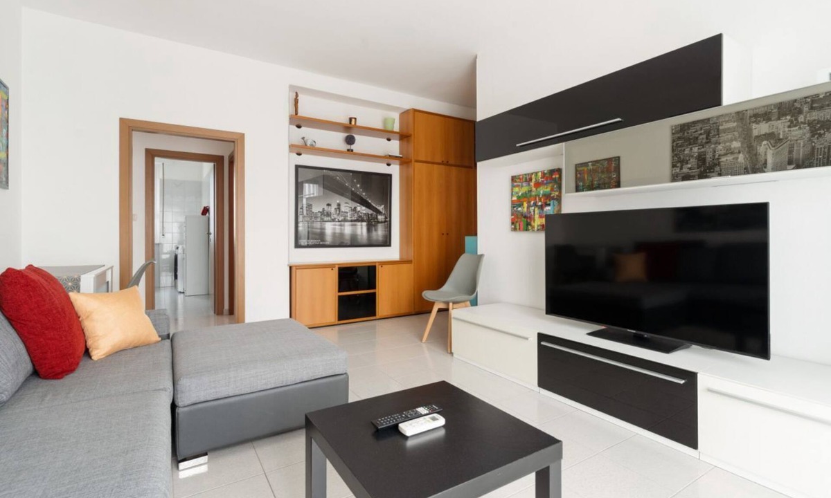 Crescenzago Apartment | GuestHost - Cozy 58m2 apartment, perfect for 4 people, located on the fifth floor of a building with lift.The accommodation is located in the Crescenzago area, well connected thanks to the Crescenzago metro stop (M2-Verde) and buses #44, #54, #51 and #