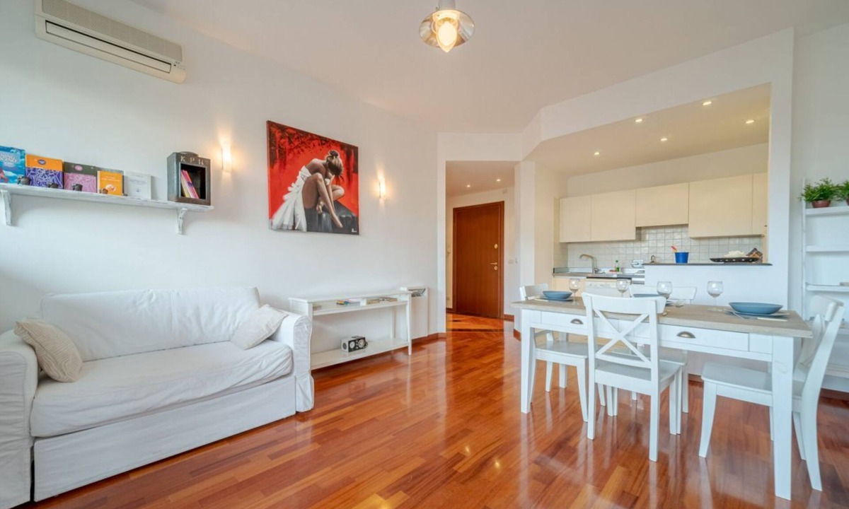Albaro Apartment | GuestHost - Cozy apartment equipped with every type of comfort to accommodate up to 2 people. The flat is located in a quiet residential area equipped with the essential services for a comfortable stay, just a 7-minute walk from the Genova Sturla station