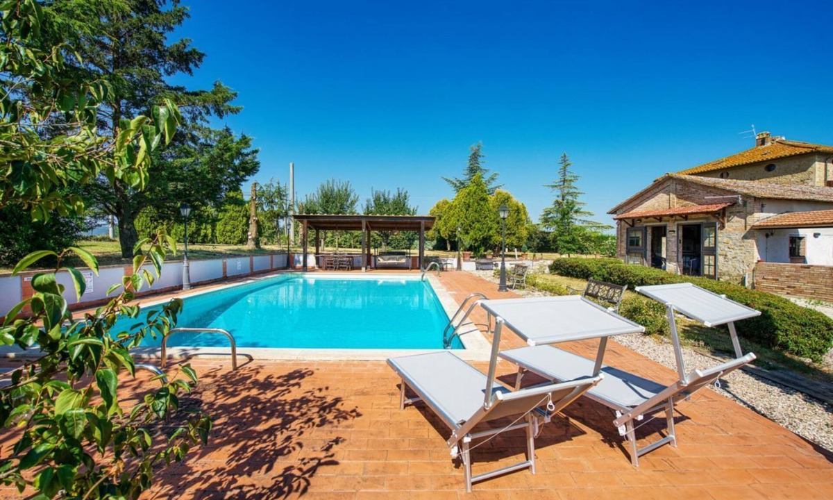 Marsciano Apartment | GuestHost - Stunning 340 sqm stone villa, independent, with a large park of over 2500 sqm, ideal for 10 people. Built in the early 1800s as an episcopal residence, later used as a farmhouse, and now restored in a rustic Umbrian-Tuscan style. Nestled in t