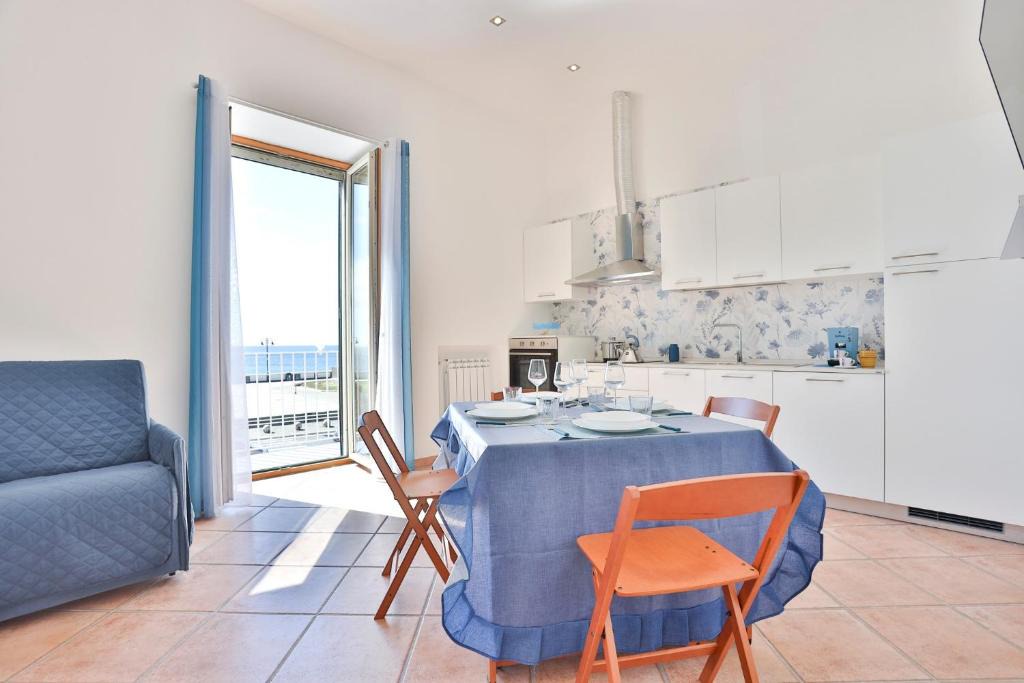 Pozzuoli Apartment | GuestHost - Yalta - Seaview Apartment in Pozzuoli