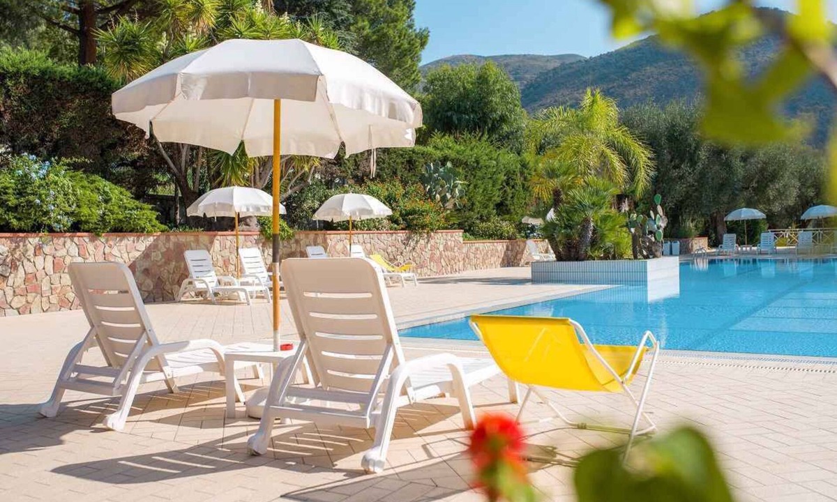 Palinuro Apartment | Holiday apartment amidst Mediterranean nature with barbecue