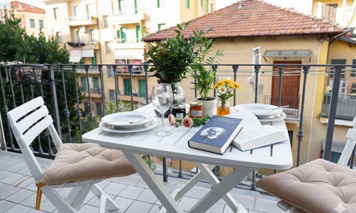 Oneglia Apartment | Holiday apartment mit Klimaanlage und Balkon