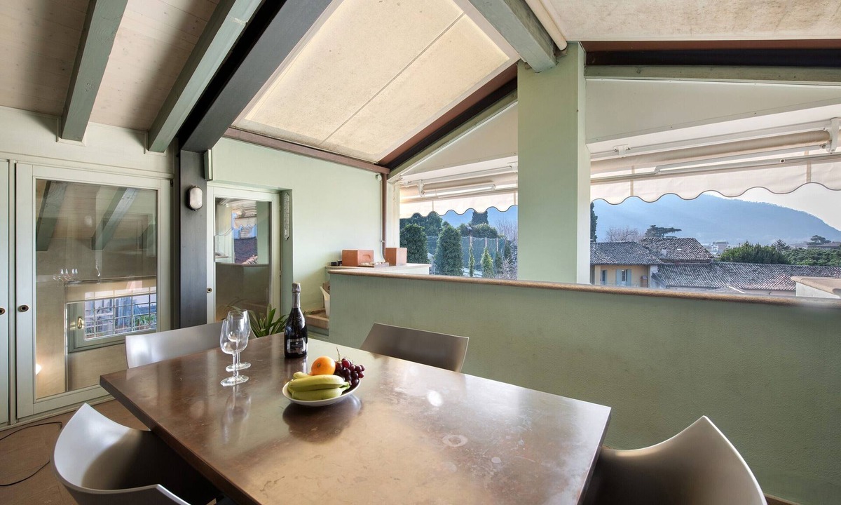 Iseo Apartment | Holiday Apartment "Viasambuco" with Private Terrace & Wi-Fi