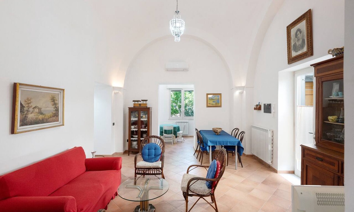 Meta House | Holiday Home 'Appartamento Anna' with Wi-Fi and Air Conditioning