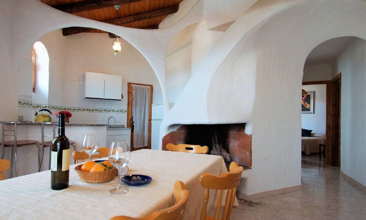 La Ciaccia House | Holiday home by the sea with roof terrace and sea view