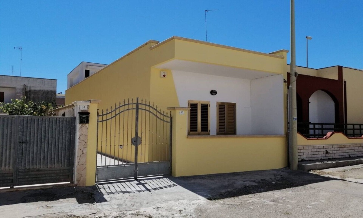 Lido Marini House | Holiday Home 'Casa '719' with Private Terrace and Private Garden