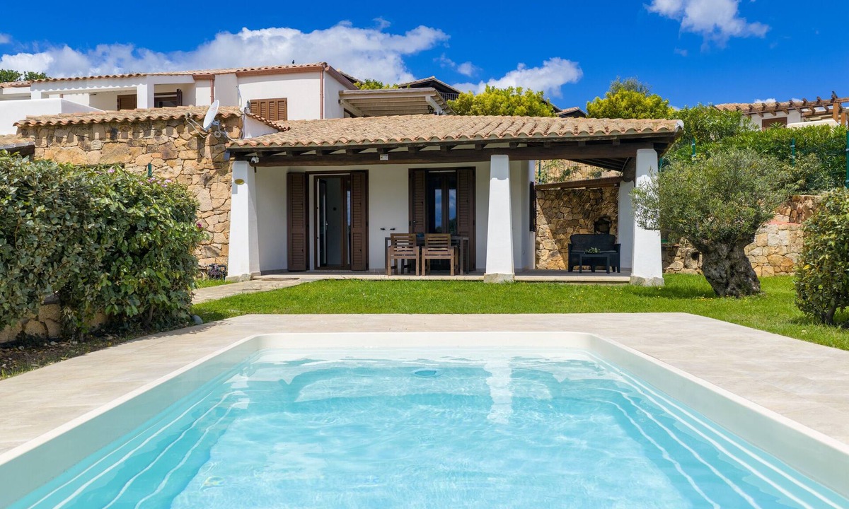 Baia Sant'Anna House | Holiday Home "Casa Della Luna" with Sea View, Private Pool and Wi-Fi