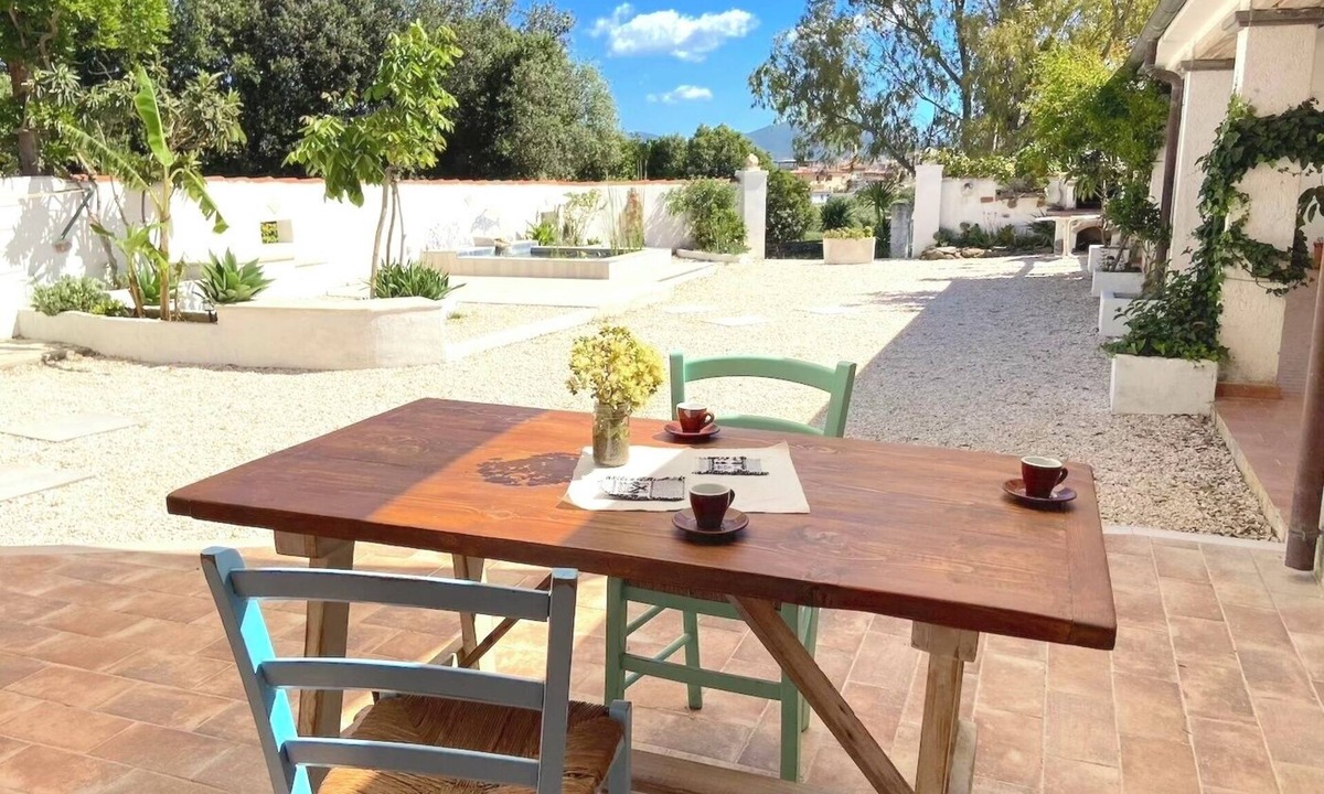 Galtelli Apartment | Holiday Home Gulf of Orosei | 4 Bedrooms, Garden & 10 Min to Beach