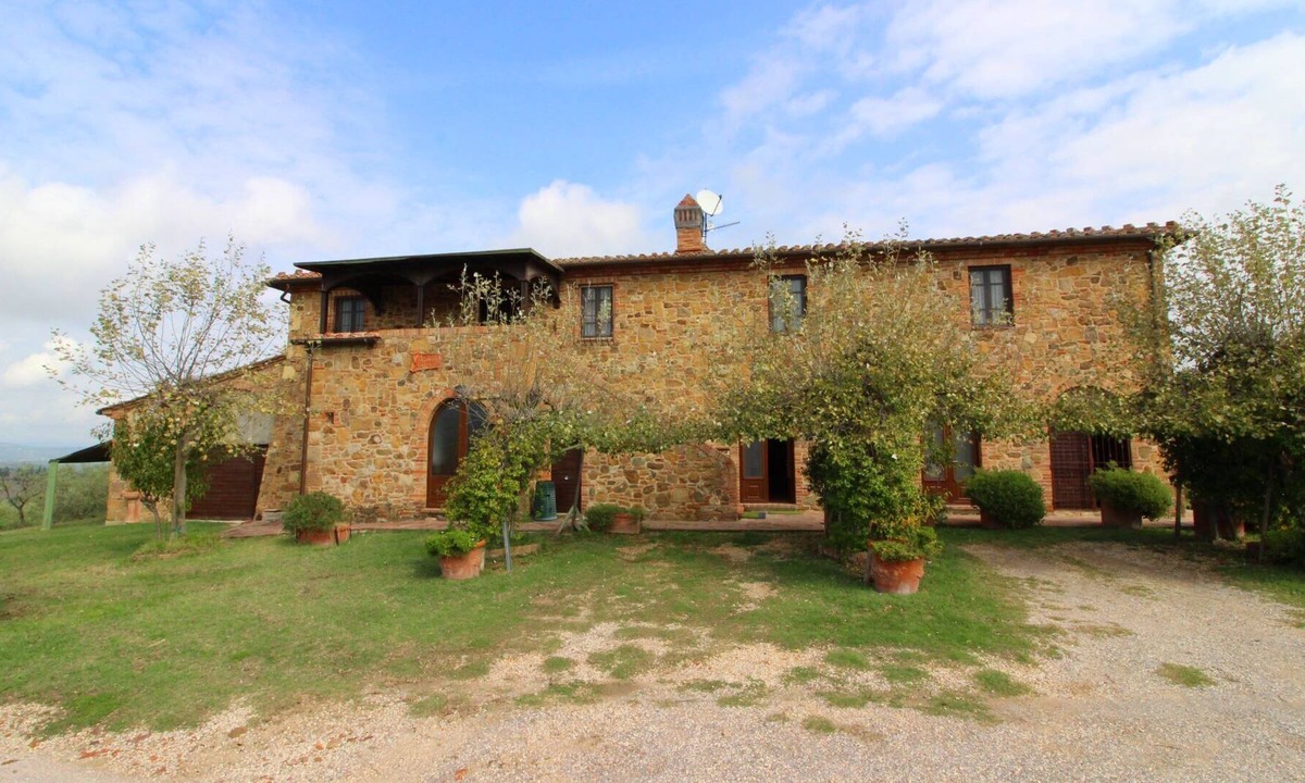 Torrita di Siena House | Holiday house Torrita di Siena for 1 - 15 persons with 7 bedrooms - Holiday home