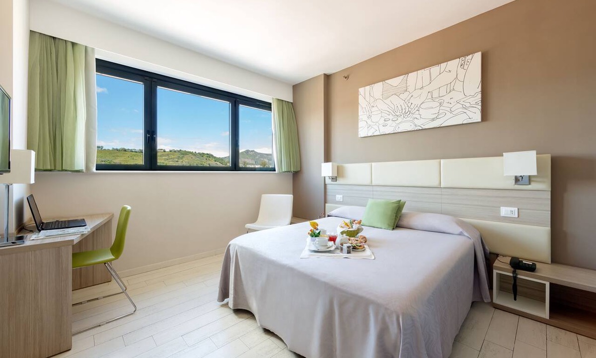 Fuorigrotta Hotel | Hotel Cristina