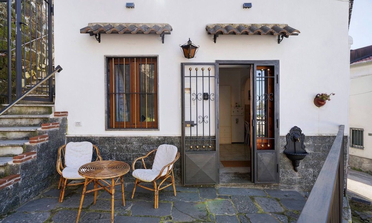 Castel Volturno Apartment | House Le Antiche Mura