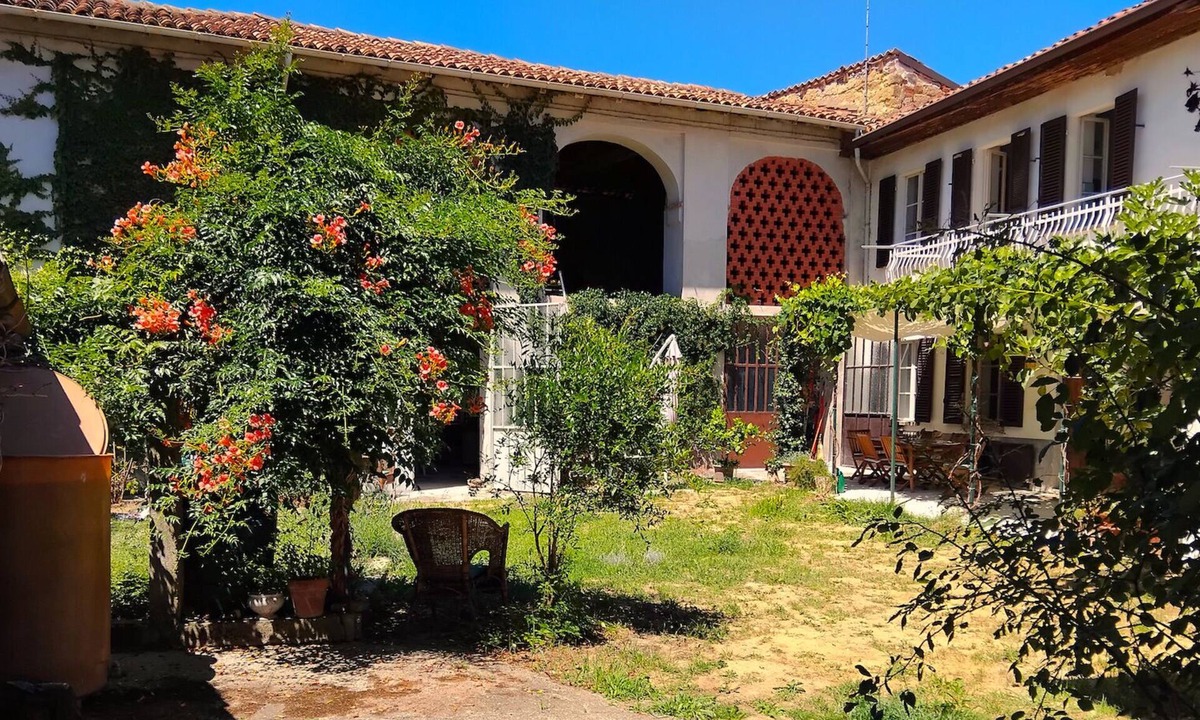 Vignale Monferrato Apartment | House with workshop in a Monferrato Unesco village.