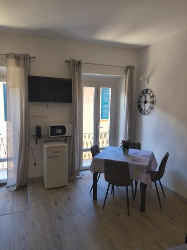 Arona Apartment | Il Flat Arona Centro, Le Dimore del Corso