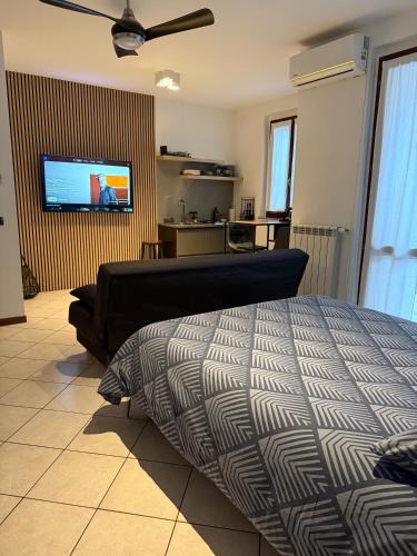 Capriate San Gervasio Apartment | Jasmine garden apartment