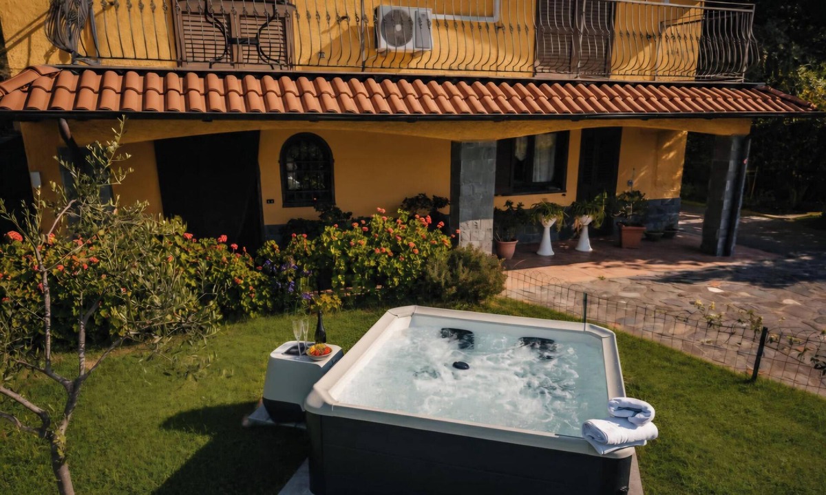 Aulla House | Katherine House- Relaxation in detached villa between Tuscany and the Cinque Terre.