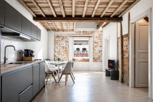 Pre Apartment | La Marina Attic Mansarda con vista su Porto Antico