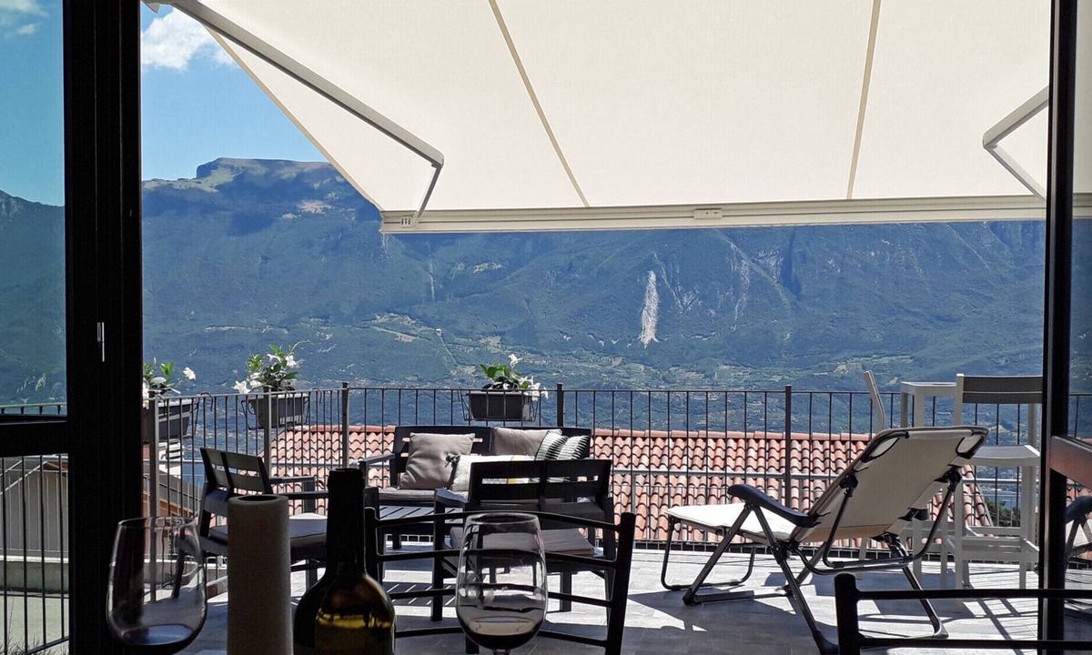 Pieve Apartment | La Quiete Lemon Color Holideal 13