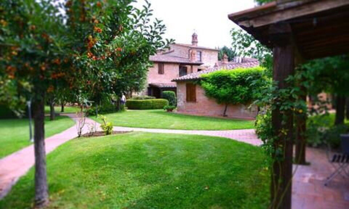 Castiglione del Lago Apartment | Lovely apartment for 6 guests with WIFI, A/C, pool, TV, veranda and pets allowed
