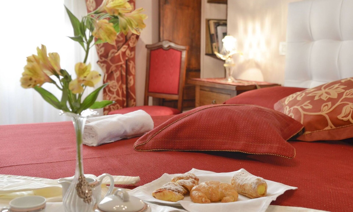 Cortona Old Town Apartment | Lovely apartment for 2 guests with WIFI, A/C, TV and panoramic view