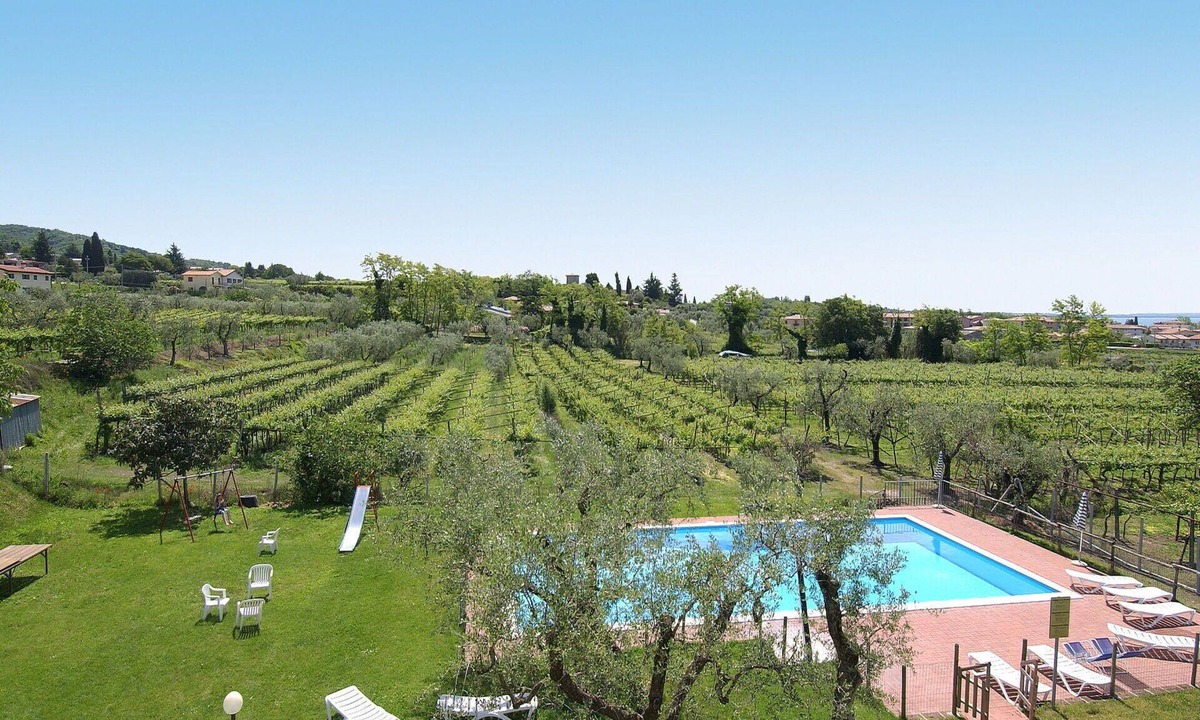 Bardolino Villa | Lovely apartment in villa for 4 people with pool, WIFI, A/C, TV and panoramic view