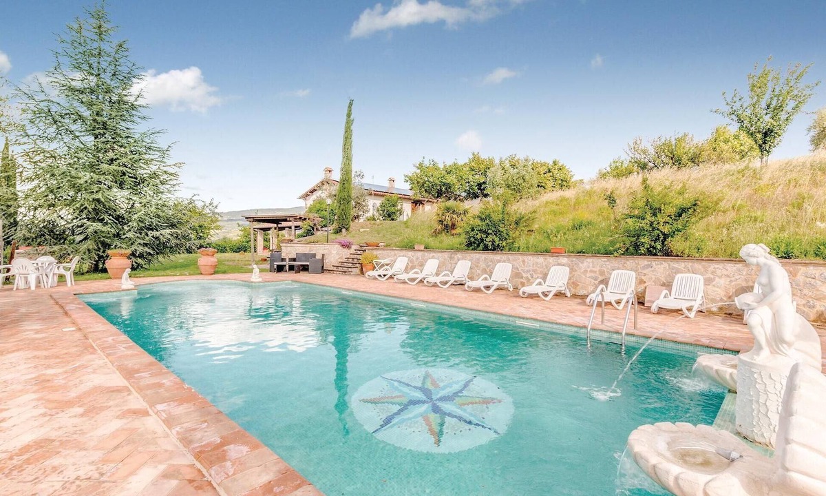 Castel del Piano House | Lovely home in Castel del Piano GR