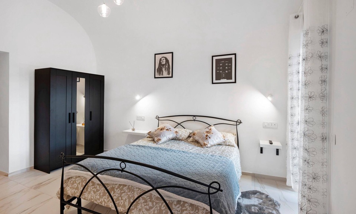 San Lazzaro House | Luna Room with Private Bathroom and Mountain View