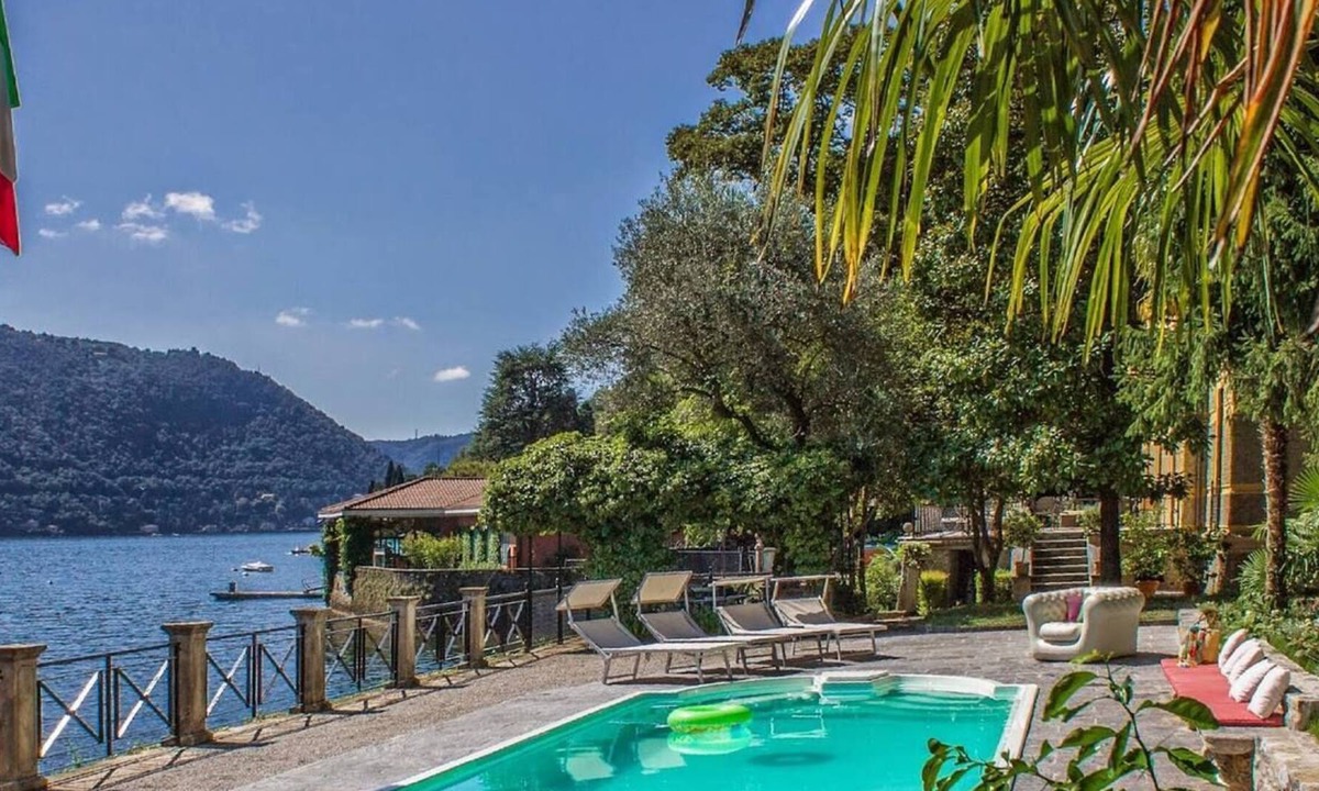 Moltrasio Villa | Luxurious waterfront private villa