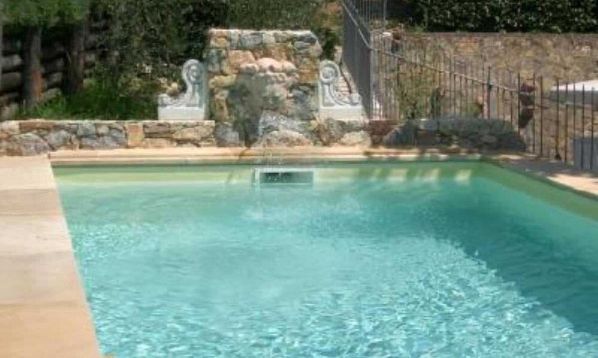 Massaciuccoli House | Massaciuccoli: house /villa - 5 rooms - 4/6 personsHouse with garden and pool