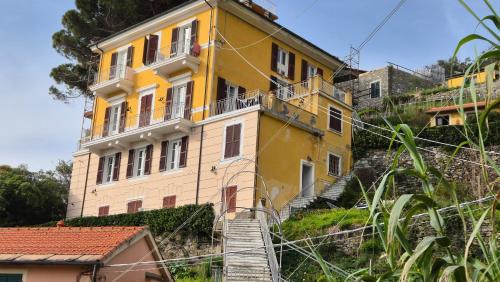 Borgo Antico Villa | Monterosso Apartments in Servano's Villas
