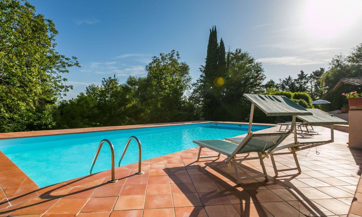 Colle di Val d'Elsa House | Nice apartment in villa for 4 people with pool, WIFI, TV, terrace and panoramic view