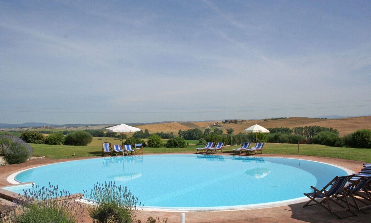 Monteroni d'Arbia Apartment | Nice apartment for 5 people with pool, WIFI and panoramic view, close to Siena