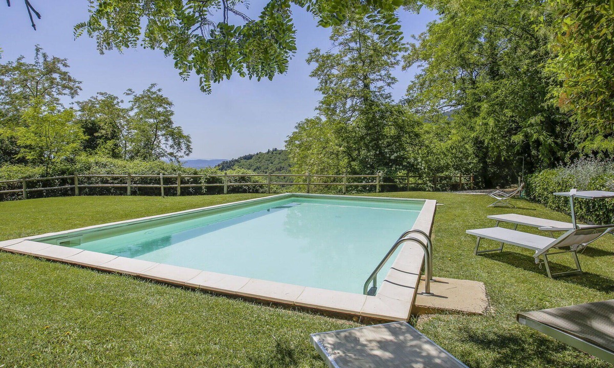 Sesto Fiorentino Villa | Nice apartment in villa for 3 people with WIFI, pool, TV, terrace and pets allowed