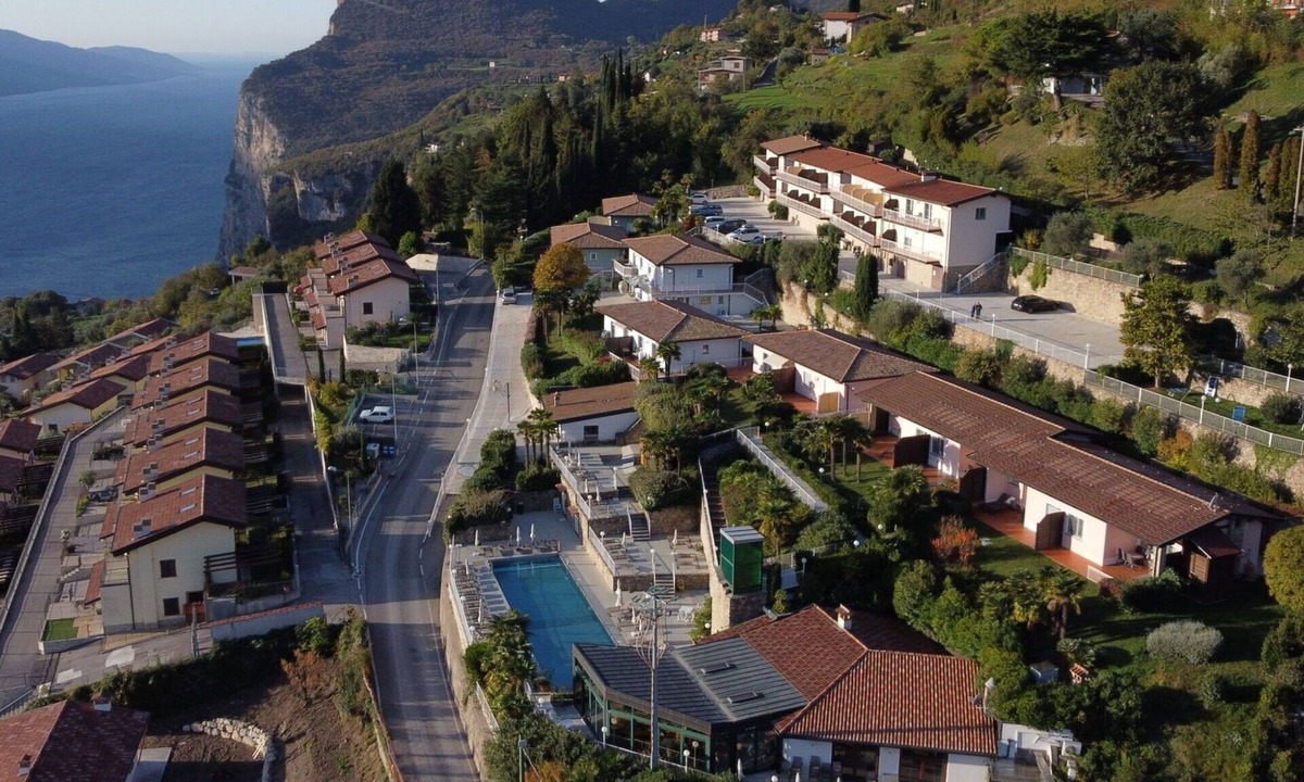 Pieve Apartment | Nice apartment for 2 people with WIFI, pool, TV and terrace