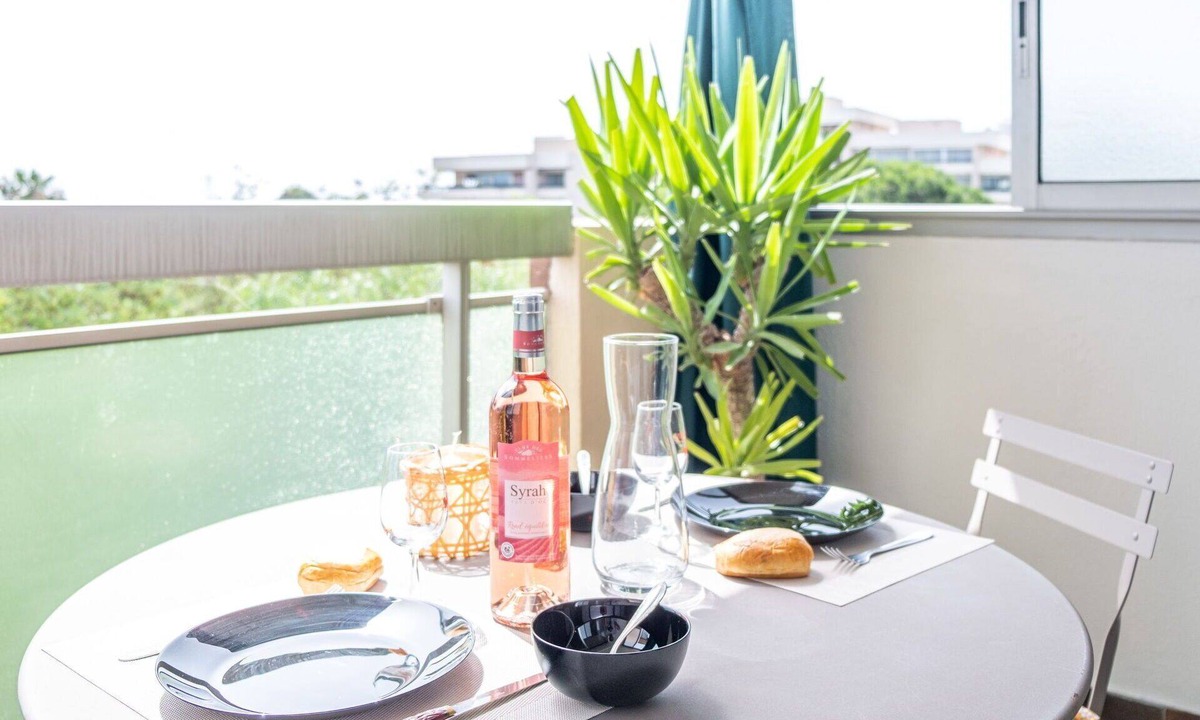 Bastide Giraud Apartment | Nice apartment for 2 people with WIFI, TV, terrace and pets allowed