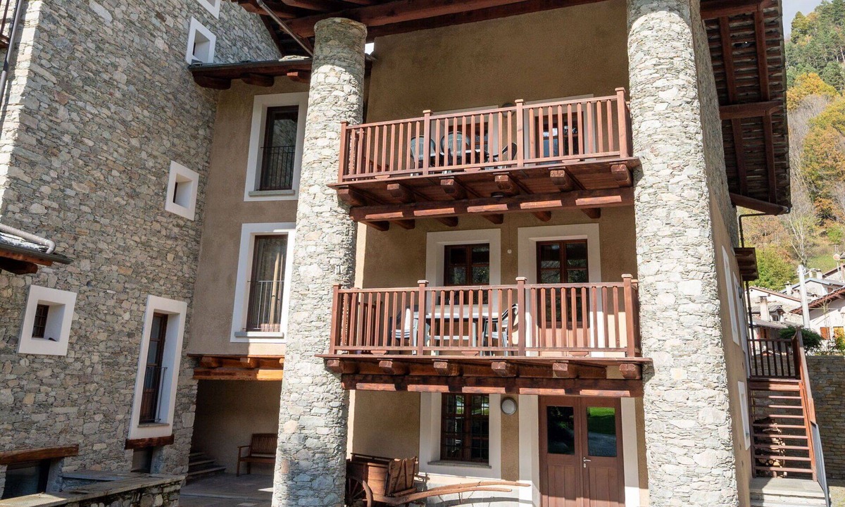 Sampeyre Apartment | Nice apartment for 4 people with WIFI, pool, TV and terrace