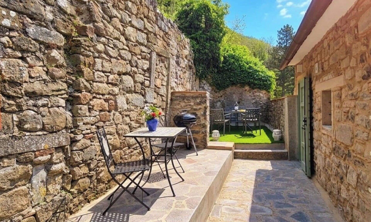 Pontito Apartment | Nice apartment for 6 people with WIFI, TV and pets allowed
