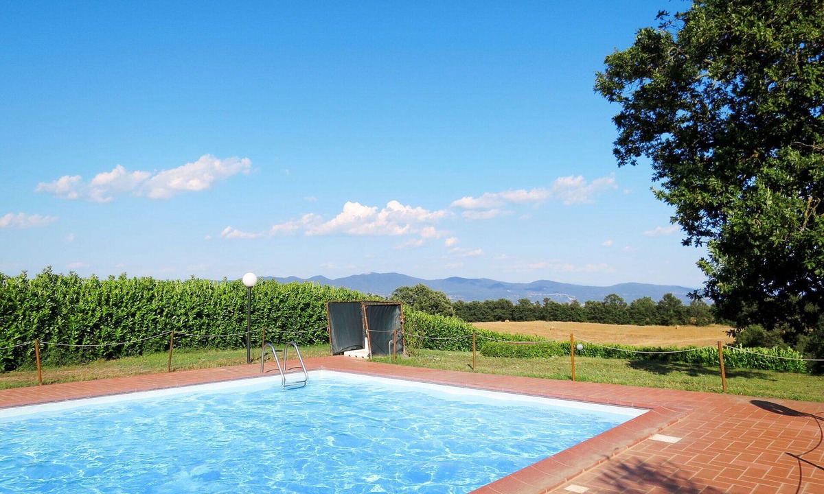 Orvieto Villa | Nice apartment in villa for 6 people with WIFI, pool, TV, patio, pets allowed and parking
