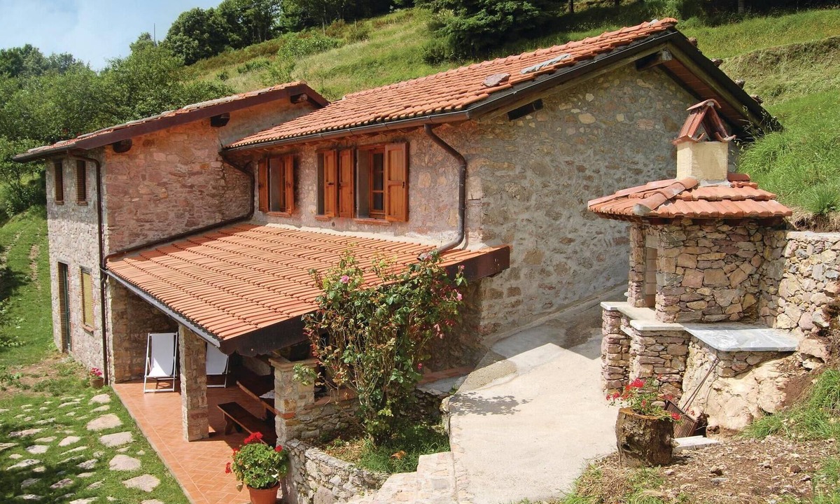 Camaiore House | Nice home in Camaiore LU with private swimming pool, can be inside or outside