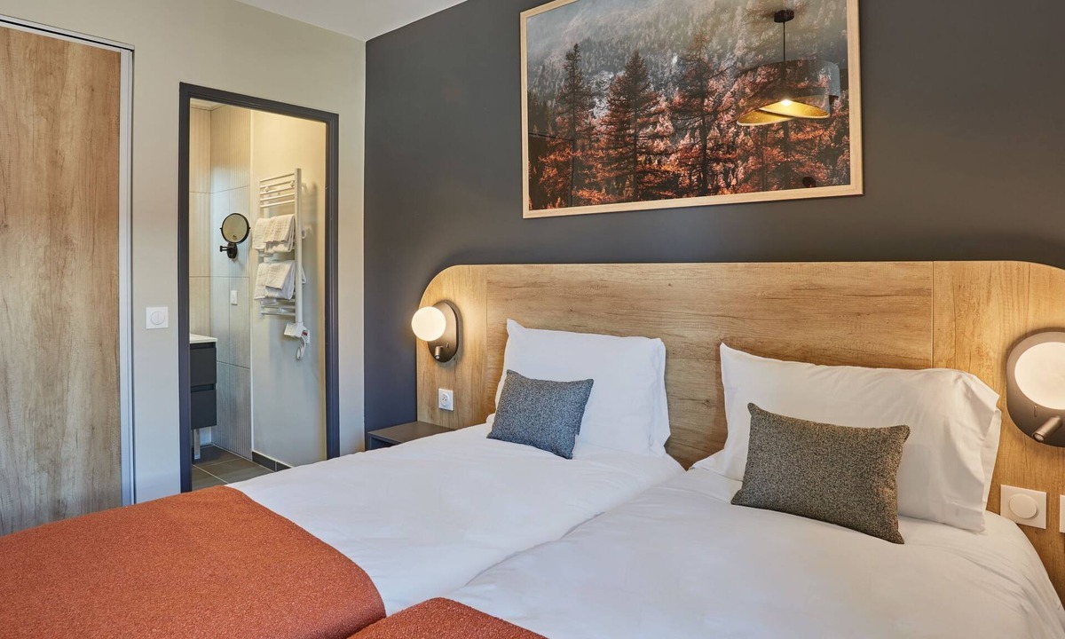 Saint-Etienne-de-Tinee Apartment | Odalys Collection Le Mont d'Auron by Interhome