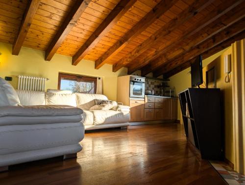 Saronno Apartment | Openspace Attic Apartment with terrace, Wi-Fi