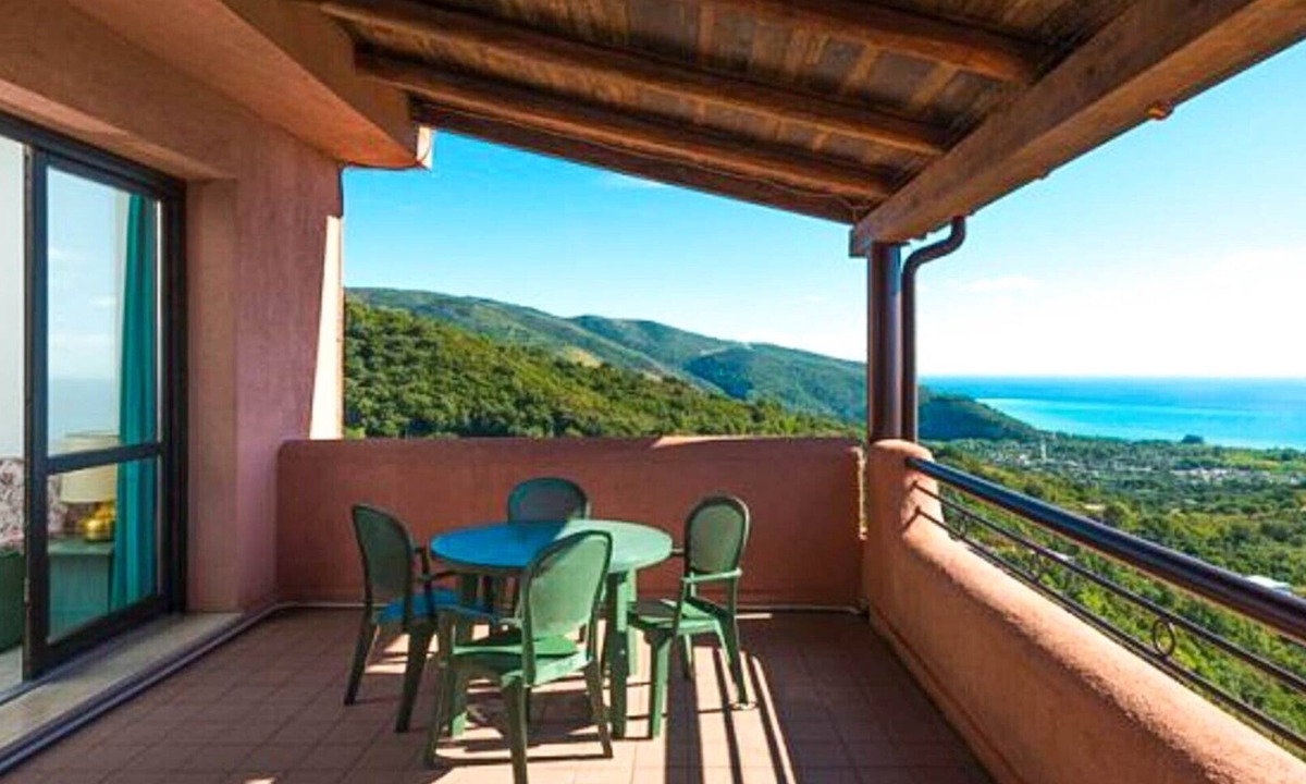 Palinuro Apartment | P.R. Club – One-Bedroom Faro 13 with Sea View, Private Terrace and Air Conditioning